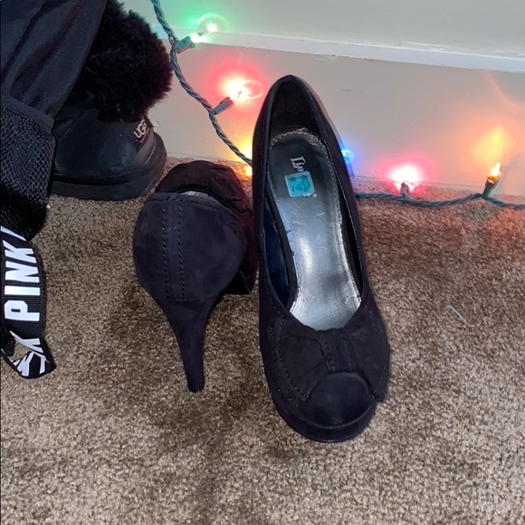 Pumps - Picture 4 of 7